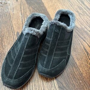 Easy Spirit black size 7 women’s soft winter clogs. EUC. Barely worn